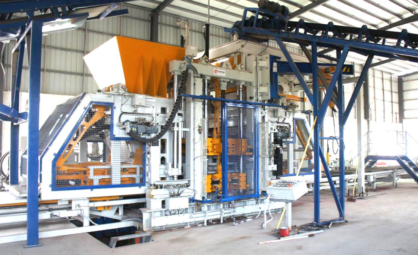 Цегляні машини Quangong залишають свій слід у Південному Китаї — тротуарна цегла та цегла у формі ромба обробляються однією машиною